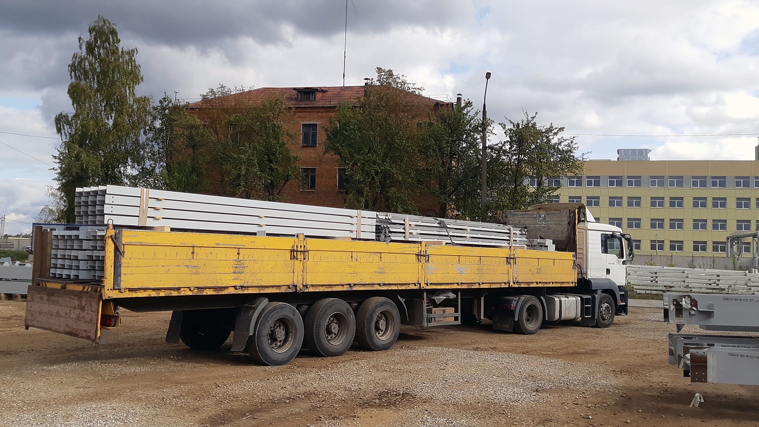 Приступили к поставке металлоконструкций для реконструкции склада ООО "ПЦ Гефест"