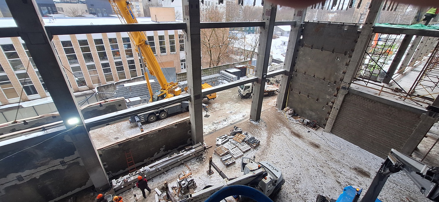 Construction crews are actively installing metal structures at the Gorky Film Studio